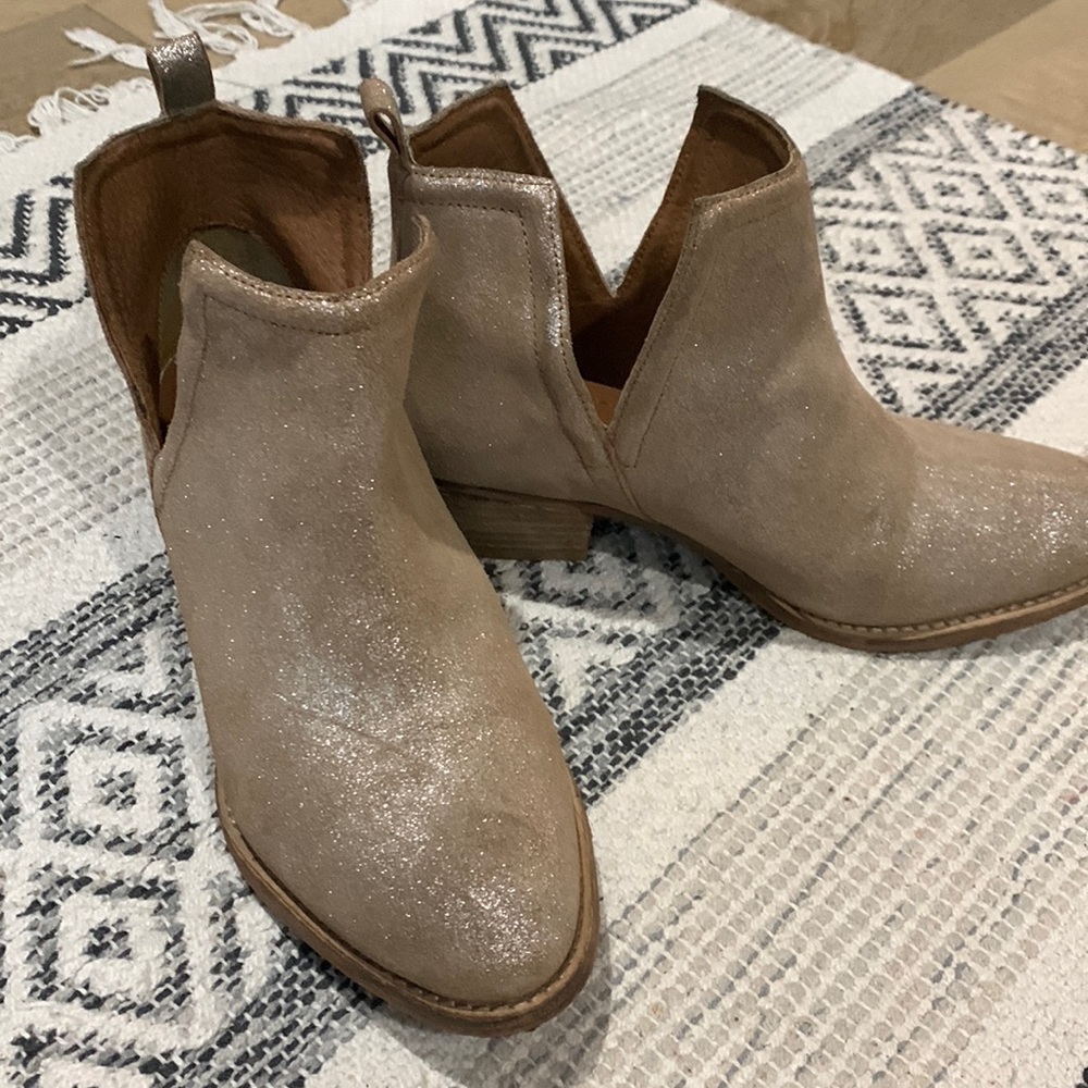 Diba Bootie Size 8